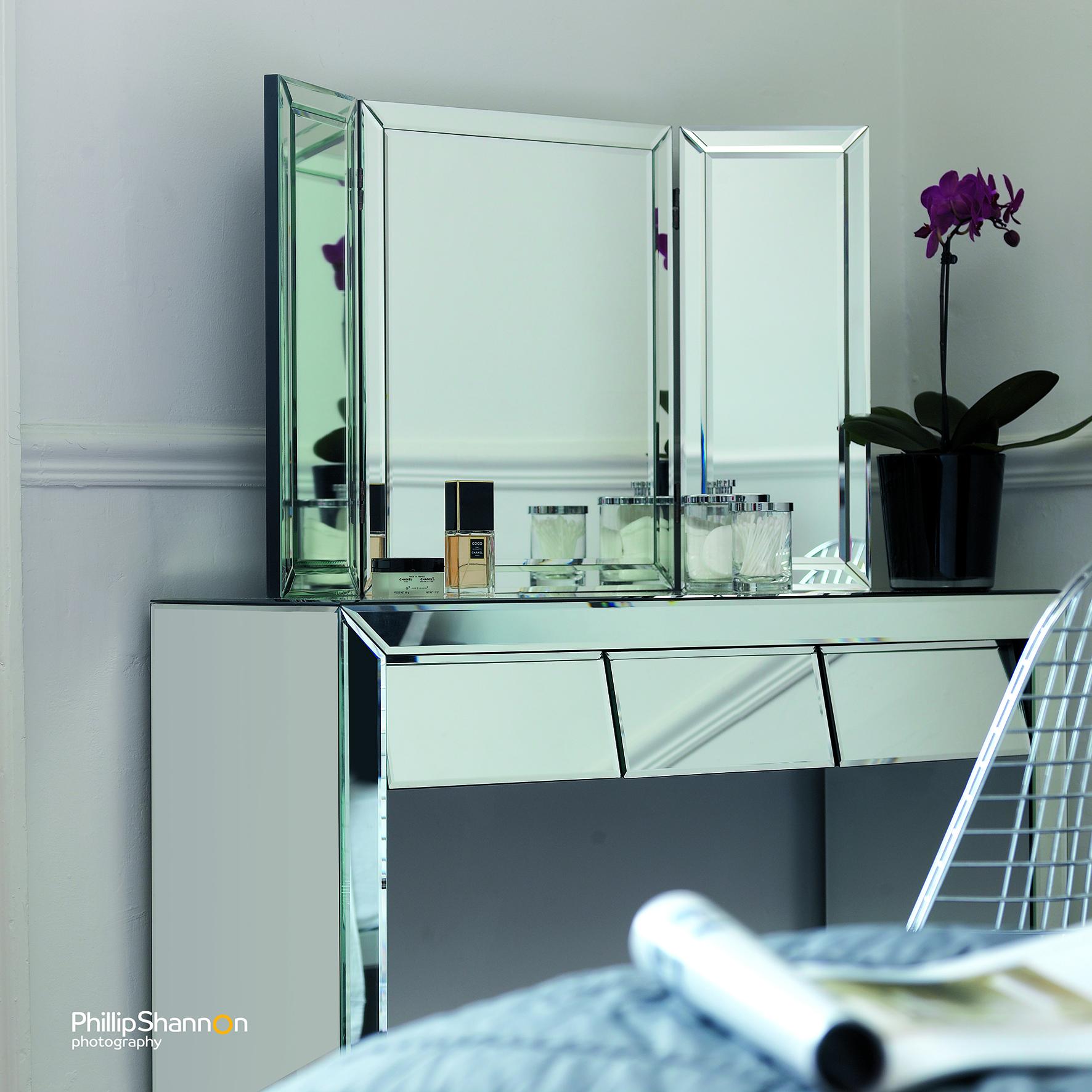 mirrored furniture