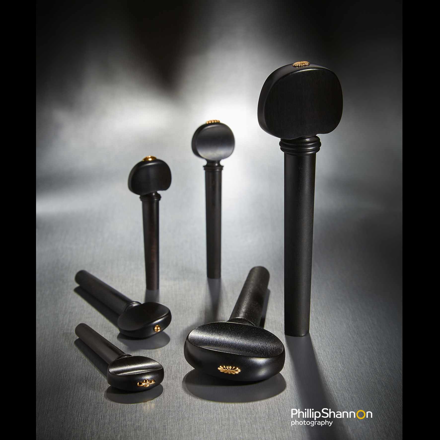 Violin pegs